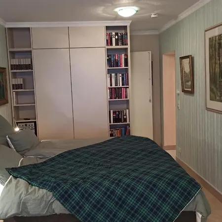 Roswitha Am Park Apartment *