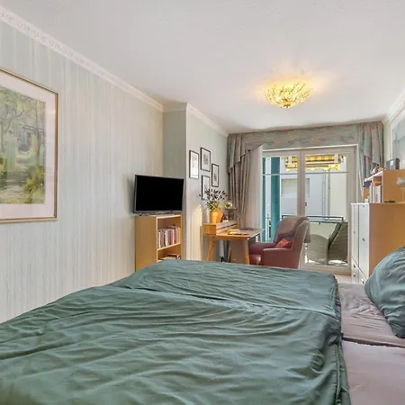 Roswitha Am Park Apartment